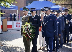 Zdjęcie przedstawia uroczyste obchody 84. rocznica powstania Polskiego Państwa Podziemnego.