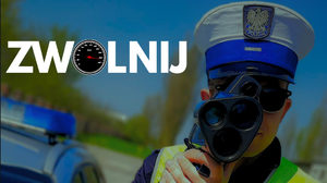 policjant mierzy prędkość