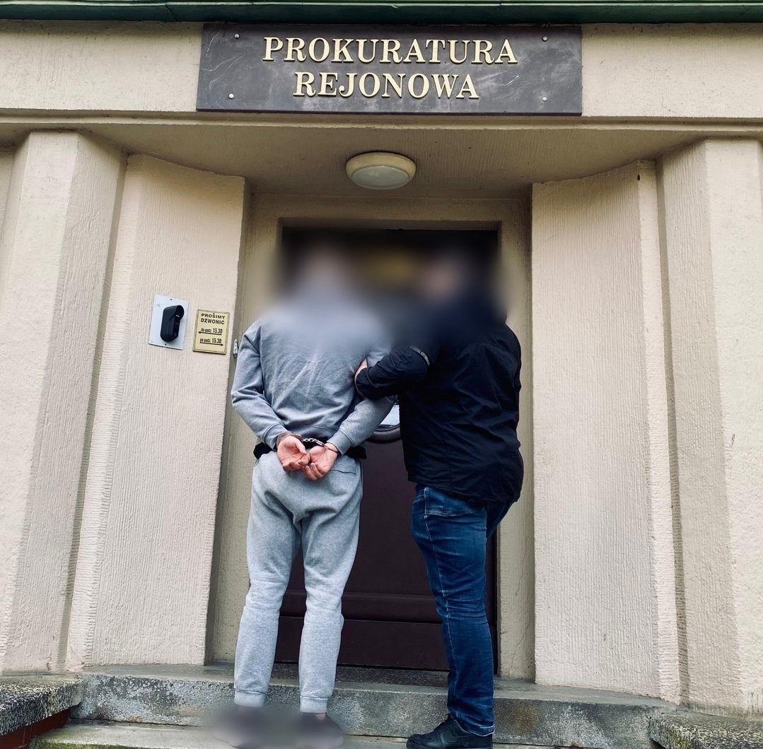 Chuligańska napaść na meczu w Skoroszycach. Dwóch mężczyzn z zarzutami