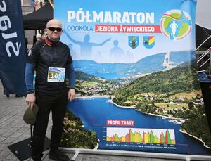 policjanci w sportowych strojach