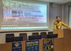 policjanci, żołnierze i strażacy