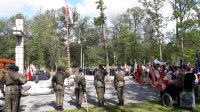 Poczet Sztandarowy 1. Brzeskiego Pułku Saperów podczas uroczystości upamiętniających 73.rocznicę mordu dokonanego na Żołnierzach Wyklętych