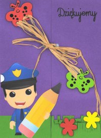 fioletowa kartka z napisem dziękuję, na kartce animowana postać policjanta, z kredką w ręku, na tle zielone trawa kwiatki, dwa motyle i wstążka