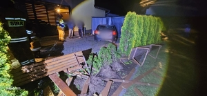 Zdjęcie kolorowe przedstawiające miejsce zdarzenia drogowego.