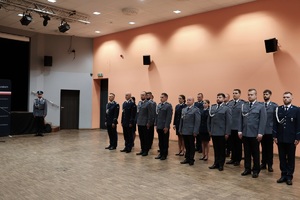 Zdjęcie kolorowe przedstawiające obchody Święta Policji w Strzelcach Opolskich.