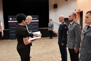 Zdjęcie kolorowe przedstawiające obchody Święta Policji w Strzelcach Opolskich.