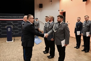 Zdjęcie kolorowe przedstawiające obchody Święta Policji w Strzelcach Opolskich.