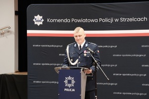 Zdjęcie kolorowe przedstawiające obchody Święta Policji w Strzelcach Opolskich.
