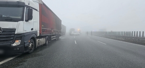 Zdjęcie przedstawia miejsce wypadku drogowego.