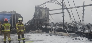 Zdjęcie przedstawia miejsce wypadku drogowego.