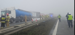 Zdjęcie przedstawia miejsce wypadku drogowego.