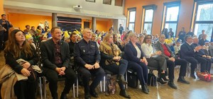 Zdjęcie przedstawia gale zakończenia programu &quot;Przedszkolak ratuje&quot;