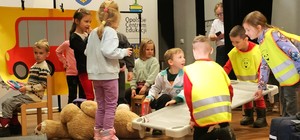 Zdjęcie przedstawia gale zakończenia programu &quot;Przedszkolak ratuje&quot;