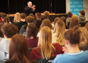 Zdjęcie przedstawia kulisy castingu programu "Przyszłość a Ty"