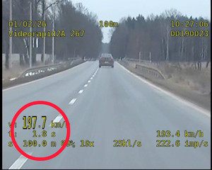 Zdjęcie przedstawia nagranie z videorejestratora.