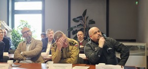 zdjęcie: odprawa roczna strzeleckich policjantów