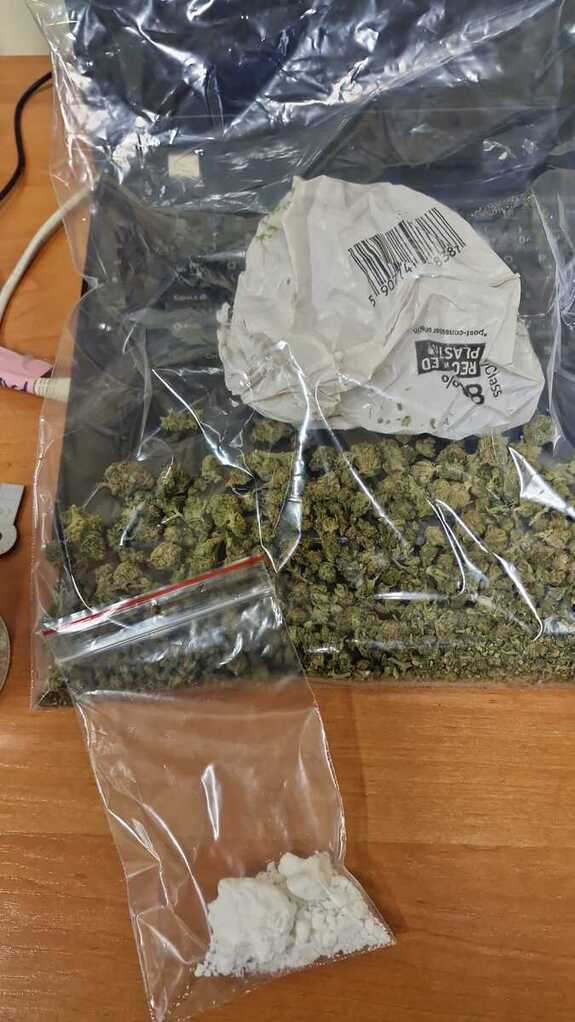 kolorowe zdjęcie substancji narkotycznych