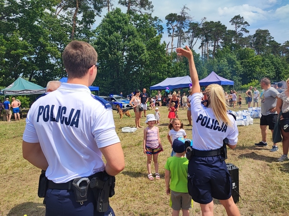 zawody wędkarskie dla dzieci i festyn rodzinny z udziałem policjantów