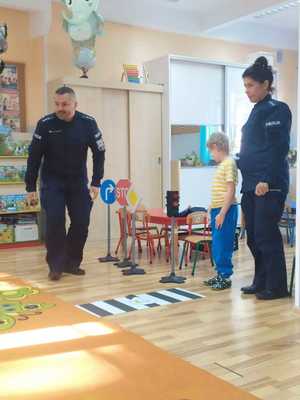 Policjanci na spotkaniach z dziećmi