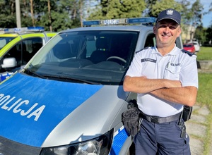 zdj ecie kolorowe - funkcjonariusz policji