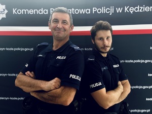 zdjęcie kolorowe - funkcjonariusze policji