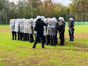 funkcjonariusze podczas szkolenia