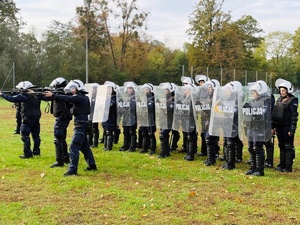 funkcjonariusze podczas szkolenia