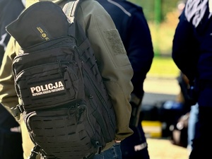 funkcjonariusze policji w trakcie ćwiczeń