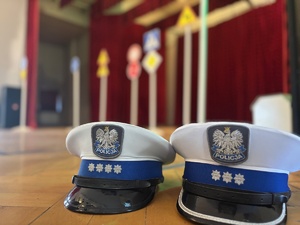 Funkcjonariusze w trakcie uroczystego rozpoczęcie kampanii