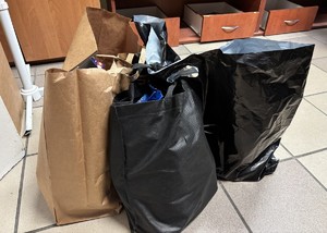 torby z skradzionymi rzeczami