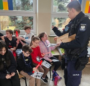 spotkanie policjantów z dziećmi