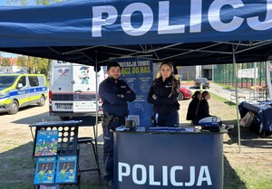 policjanci w trakcie XI biegu o zdrowie