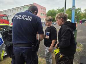 Policjanci na zabezpieczeniu