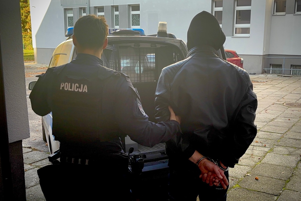Policjanci z Kędzierzyna przerwali nocną jazdę pijanego kierowcy