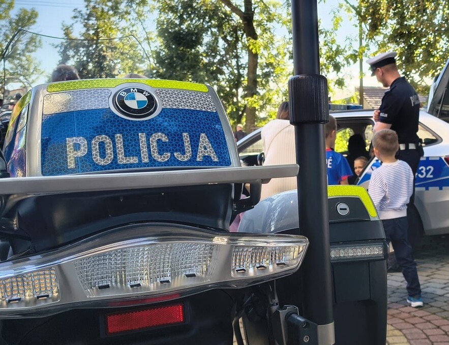 Muzyczne wydarzenie w Pokrzywnicy z udziałem policjantów
