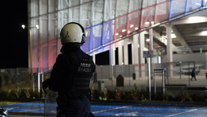 policjanci w trakcie zabezpieczenia meczu