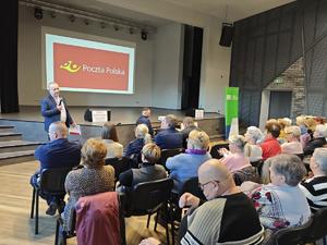 uczestnicy w trakcie debaty