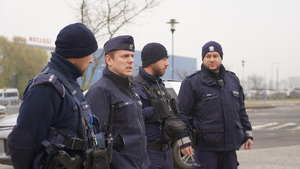 służby w trakcie działań