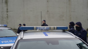 służby w trakcie działań