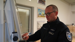 służby w trakcie działań