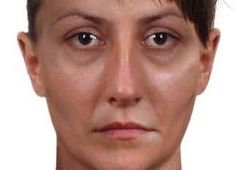 Przypuszczalny wygląd twarzy osoby podejrzewanej o dokonanie kradzieży pieniędzy z mieszkania. Kobieta w wieku około 30lat, szczupła sylwetka, wzrost około 160 cm. Włosy koloru ciemny blond,nos garbaty, w uzębieniu górnym brak prawej trójki.