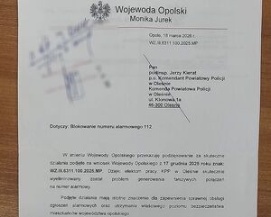 Zdjęcie w kolorze przedstawia pismo urzędowe od Wojewody Opolskiego, treść pisma : W imieniu Wojewody Opolskiego przekazuję podziękowanie za skuteczne działania podjęte na wniosek Wojewody Opolskiego z 17 grudnia 2025 roku znak: WZ.III.6311.100.2025.MP. Dzięki efektom pracy KPP w Oleśnie skutecznie wyeliminowany został problem generowania fałszywych połączeń na numer alarmowy. 

Podjęte działania mają istotne znaczenie dla zapewnienia sprawnej obsługi zgłoszeń alarmowych oraz utrzymania właściwego poziomu bezpieczeństwa mieszkańców województwa opolskiego.