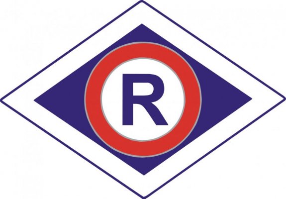 Logo Wydziału Ruchu Drogowego. Duże R odrysowane w kole, otoczone rombem.