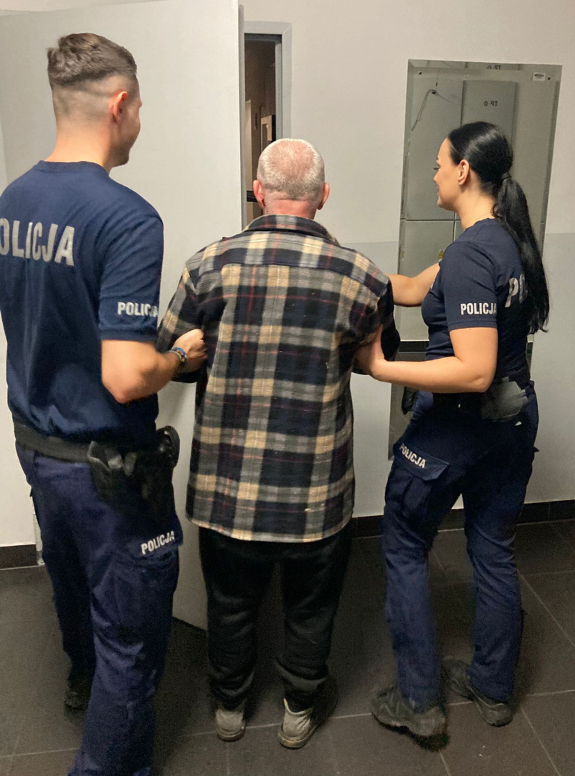 Jechał po zmroku bez świateł i z prawie 4 promilami