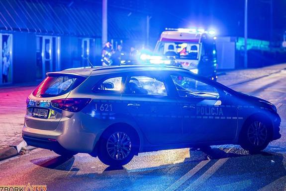 radiowóz na światłach uprzywilejowania