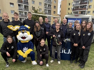 klasa mundurowa z policusiem