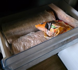 mięso kebab w zamrażarce