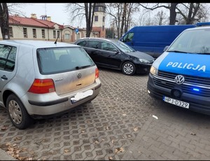 radiowóz i odnaleziony pojazd