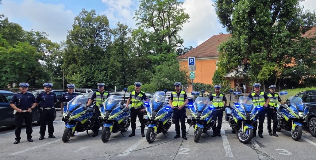 zdjęcie: policjanci WRD