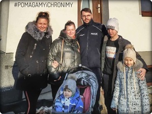 dwie ukraińskie rodziny z polskim policjantem